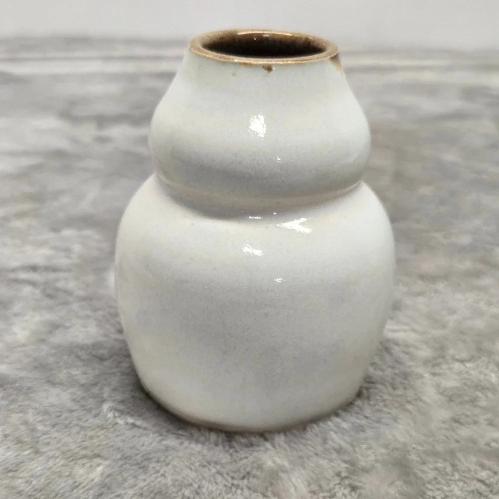 Studio Pottery Double Gourd Bud Vase Signed 2010 Off-White Brown Rim 4 Inch